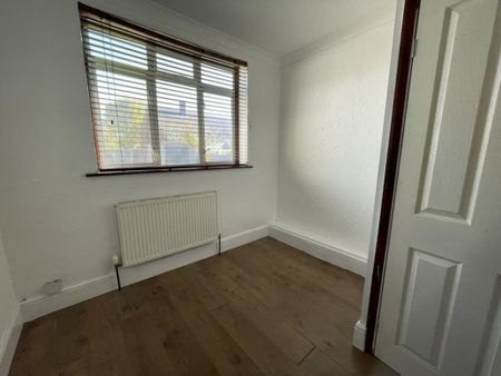 4 bedroom terraced house to rent - Photo 2
