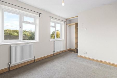 2 bedroom end of terrace house to rent - Photo 5