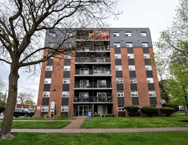 Karita Tower | 3410 Peter St., Windsor - Photo 1