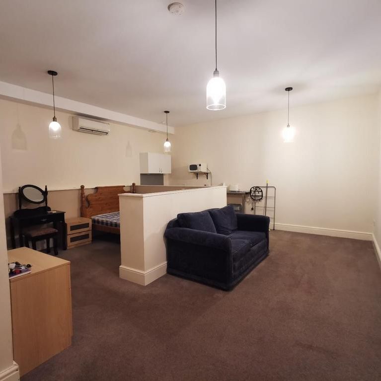 Studio to rent - Photo 1