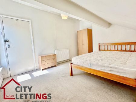 4 bedroom end of terrace house to rent - Photo 4