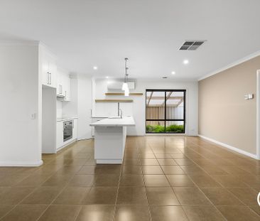 Spacious, Smart & Stylish Living in Sought-After Highlands Estate - Photo 4