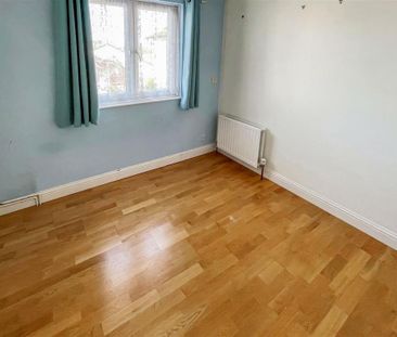 4 bedroom link detached house to rent - Photo 4