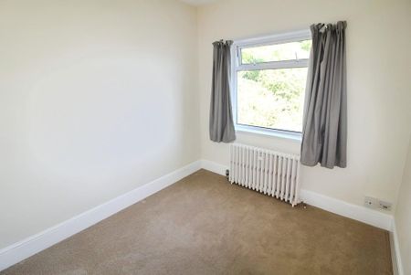 4 bedroom semi-detached house to rent - Photo 2