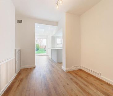 3 bedroom detached house to rent - Photo 2