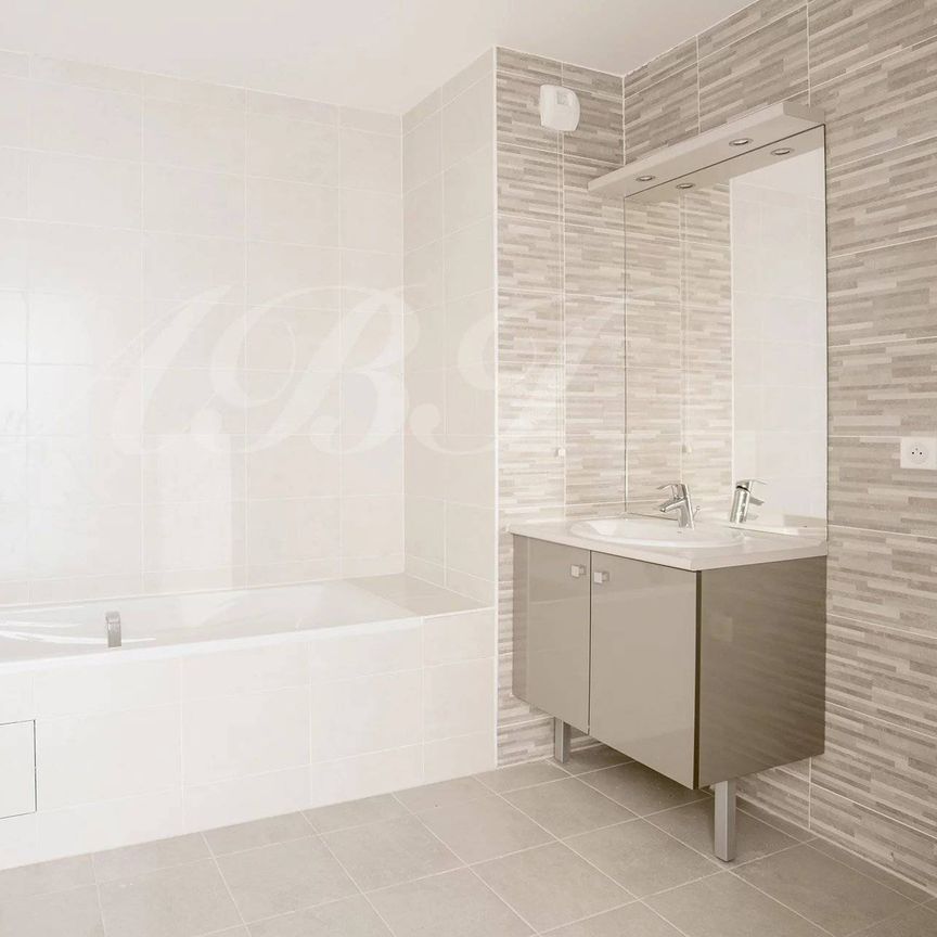 Rental Apartment Levallois-Perret - Photo 1