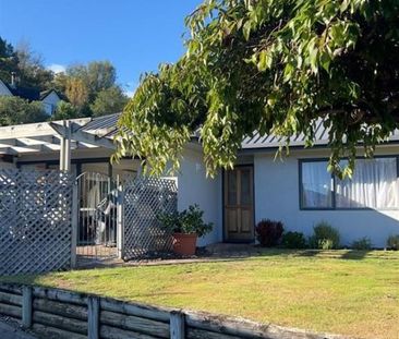 Large Family Home - Photo 1