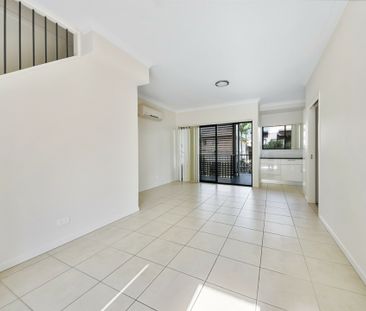 4/26 Latham Street, Chermside QLD, Belconnen - Photo 3