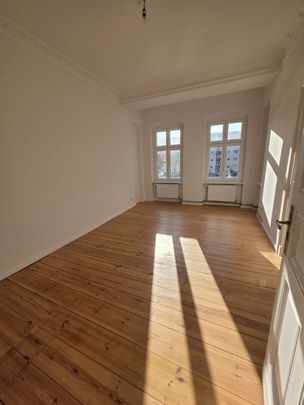 Attraktive Altbauwohnung– Charmant, modernisiert und bezugsbereit - Foto 1