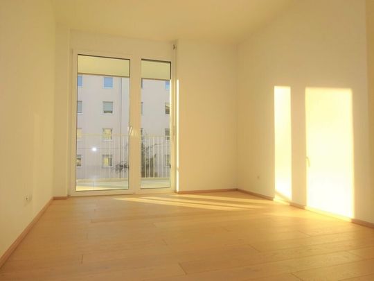 Provisionsfrei – Moderne, schöne 3-Zimmer-Wohnung mit großem Balkon und KFZ-Tiefgaragenabstellplatz in ruhiger Lage - Photo 1