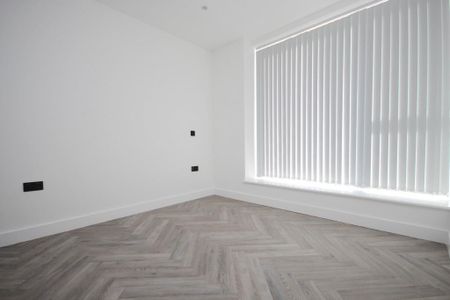 3 bedroom apartment to rent - Photo 2