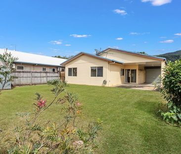 SPACIOUS FAMILY HOME - Photo 3