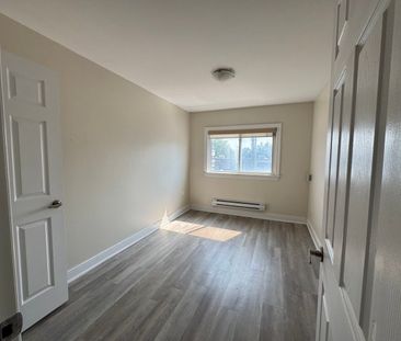 For Lease - 14810 Yonge Street Unit# 205, Aurora, Ontario - Photo 4