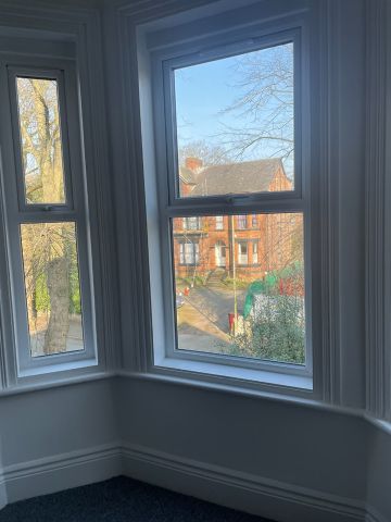 1 Bed Flat, Demesne Road, M16 - Photo 2