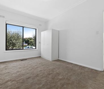 322 Milleara Road, Avondale Heights VIC 3034 - Photo 4