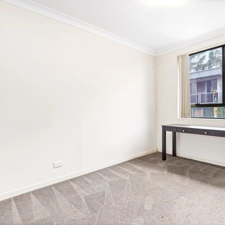 Furnished 2 Bedroom Aprtment in the Heart of Eveleigh - Photo 3