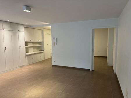 Ruim appartement op centrale ligging - Photo 3