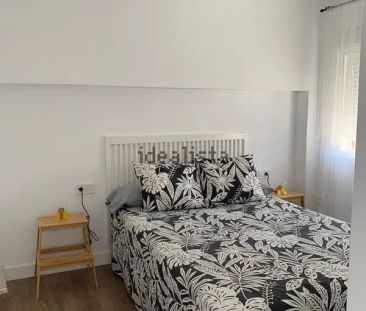 Alquiler de piso en Calle Hermanos Álvarez Quintero, 1 - Photo 3