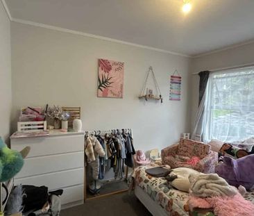 Affordable 2 bedroom unit in Onehunga - Photo 3