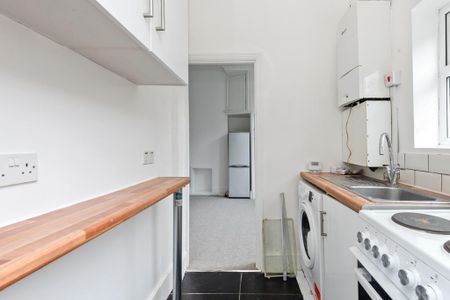2 bedroom flat to rent - Photo 5