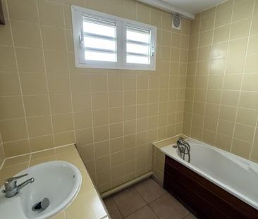 Location Appartement 4 pièces 79m² LA POSSESSION 97419 - Photo 4