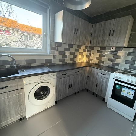 1 Bed Flat, Maxwell Drive, G41 - Photo 3