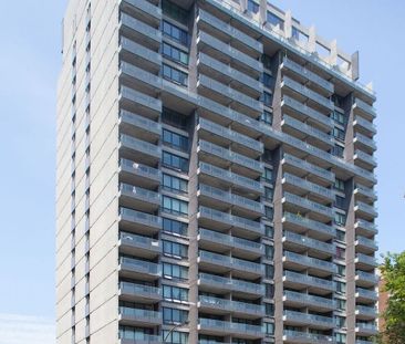 1975 Maisonneuve Blvd West, Montréal, QC - Photo 5