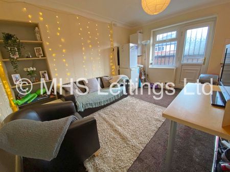 3 Bedroom Mid Terraced House for rent in Mayville Avenue - Photo 2