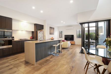 Townhouse in Great Location - Photo 3