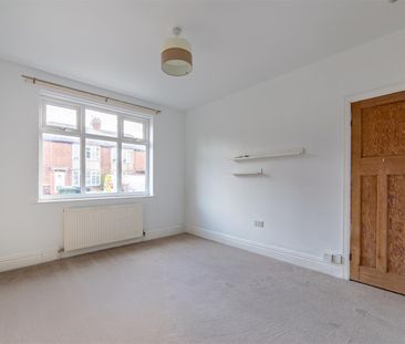 2 bed flat to rent in Ferndene Grove, High Heaton, NE7 - Photo 6