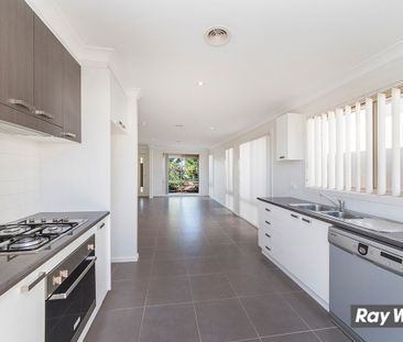 Low Maintenance & Modern Home - Photo 6