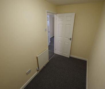 3 bedroom end of terrace house to rent - Photo 6
