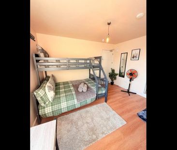 Studio Flat, Mitcham Road, SW17 - Photo 5