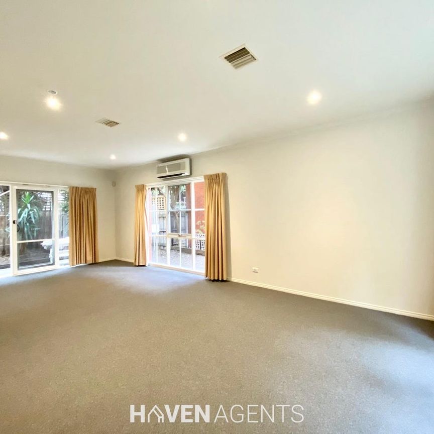 SPACIOUS TOWNHOUSE - 3 BEDROOMS I HAVEN AGENTS - Photo 1