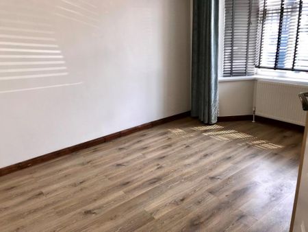 3 bedroom flat to rent - Photo 5