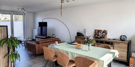 Eengezinswoning te huur in Borgloon voor € 960 met 3 slaapkamers - Photo 2