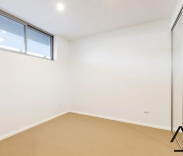 Modern One Bedroom Unit in the Heart of Marrickville - Photo 4