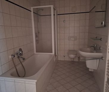 1 Etage - EBK - Balkon - Tolle Raumaufteilung - Überzeugen Sie sich... - Photo 4