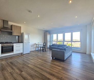 3 Bed Flat, Dunton Road, E10 - Photo 2
