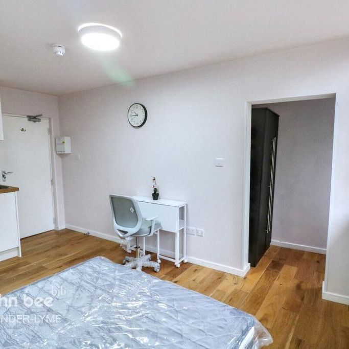 Studio to rent - Photo 1