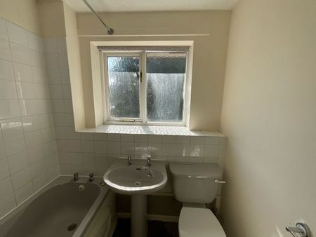 2 Bedroom House To Rent in Lenton - Photo 4