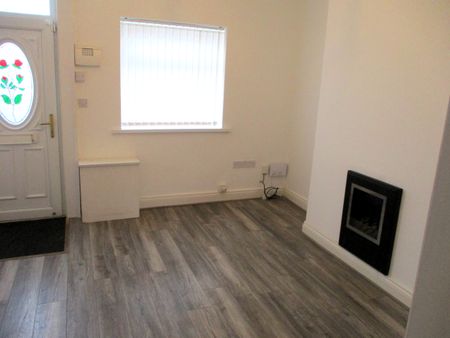 OLIVER STREET, LINTHORPE, MIDDLESBROUGH, TS5 6JH - Photo 5