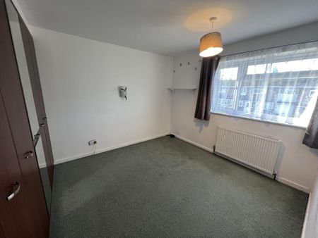 3 bedroom terraced house to rent - Photo 3