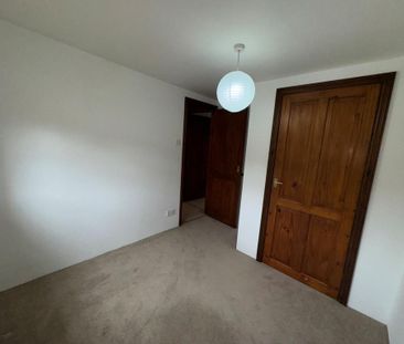 2 bedroom end of terrace house to rent - Photo 6