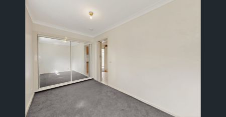 Easy Living in the Heart of Essendon – Water & Power Included - Photo 4