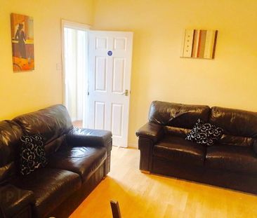 En-Suite Room 4, 44 Rathcoole Street, Lisburn Road, Belfast, BT9 7GA - Photo 1