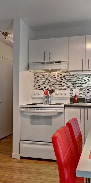 2 AVRIL- Studio fonctionnel en plein ♥ du Vieux-Québec - Photo 1