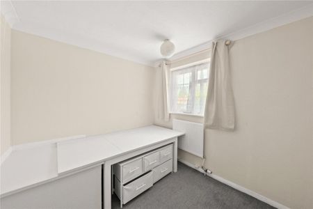 3 bedroom end of terrace house to rent - Photo 2