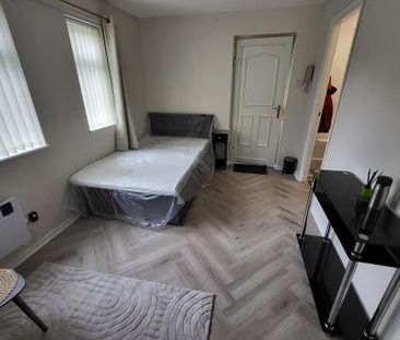 Studio to rent - Photo 6