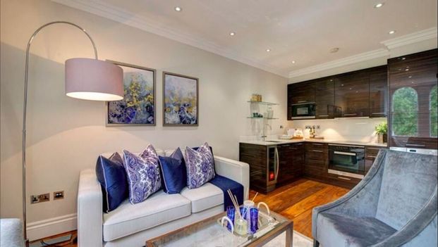 1 bedroom mansion flat with 1 reception and 1 bathroom in 86-92 Kensington Gardens Square, W2 - Photo 1